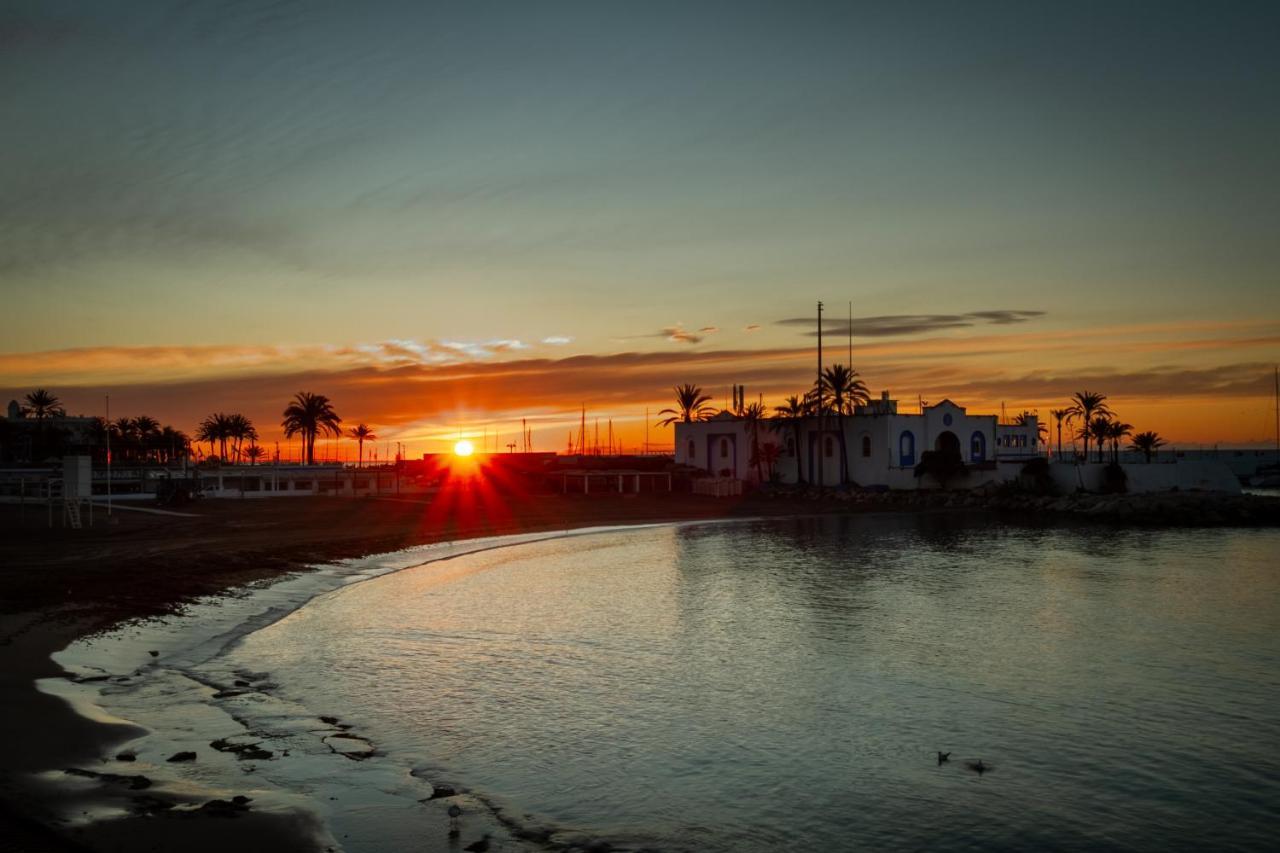 Marbella Banus Suites - Marbella Beach Front Suite Apartment Exterior foto